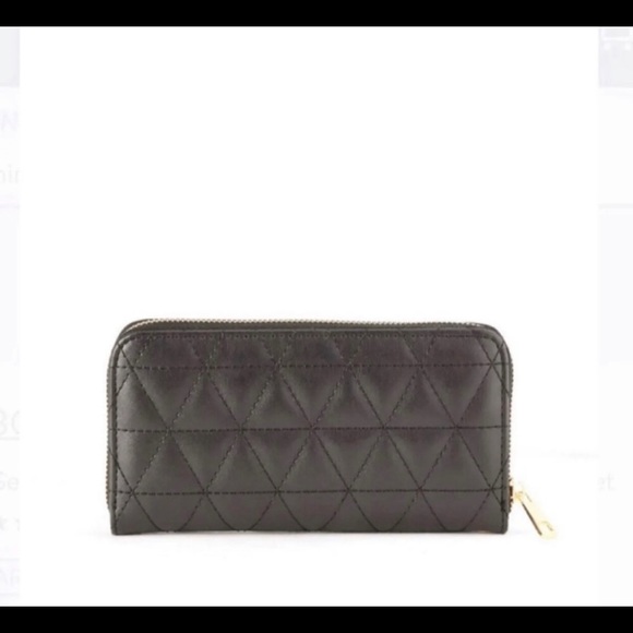 *SOLD* BCBG Wristlet / Clutch - Picture 3 of 7